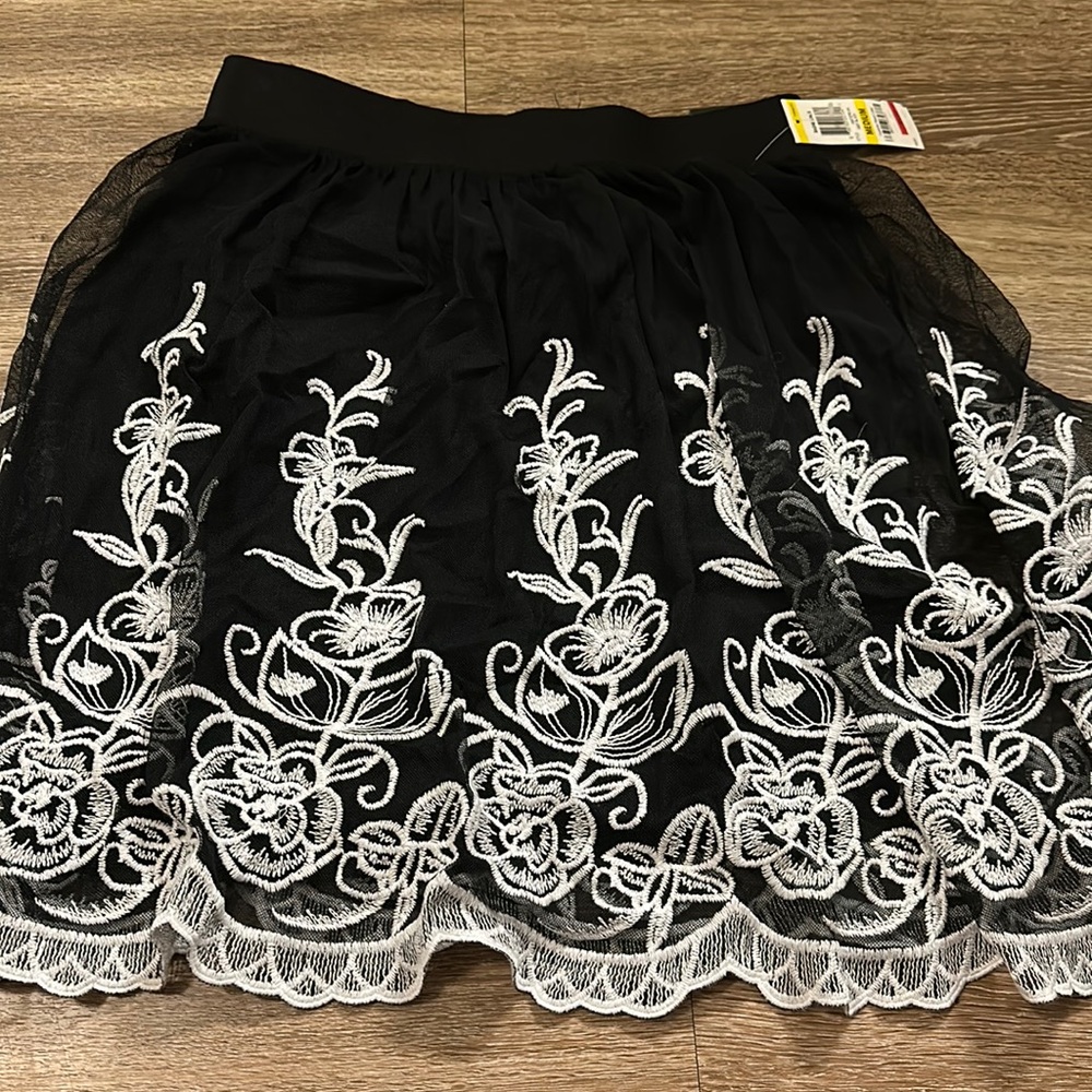 Aldana Embroidered Skirt